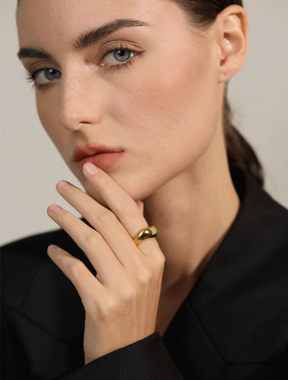 Étreinte Bold Ring - Gold